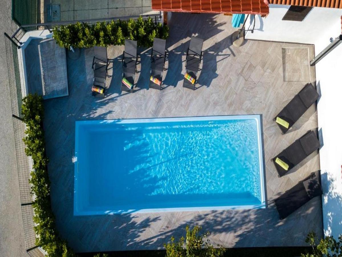 Holiday Home Mons Aureus Gornje Sitno Exterior foto