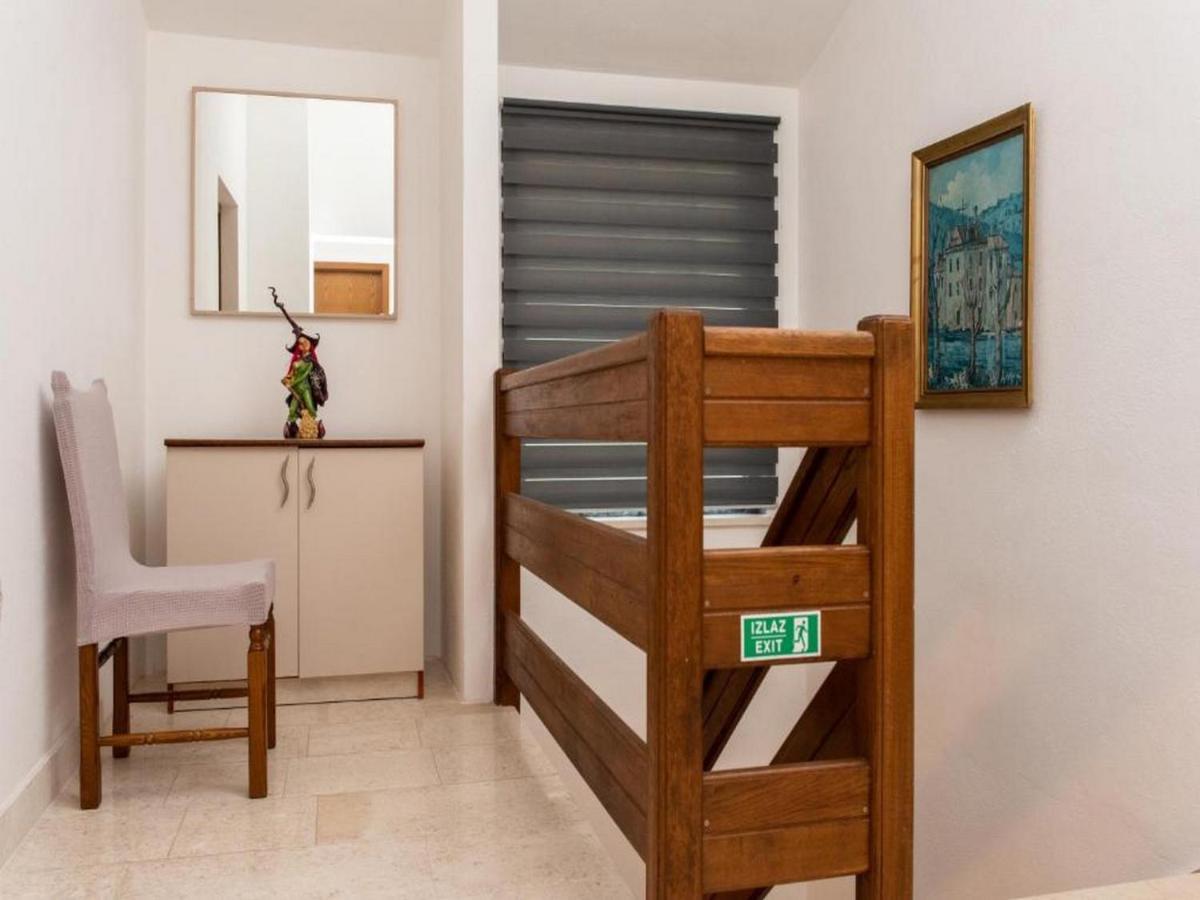 Holiday Home Mons Aureus Gornje Sitno Exterior foto