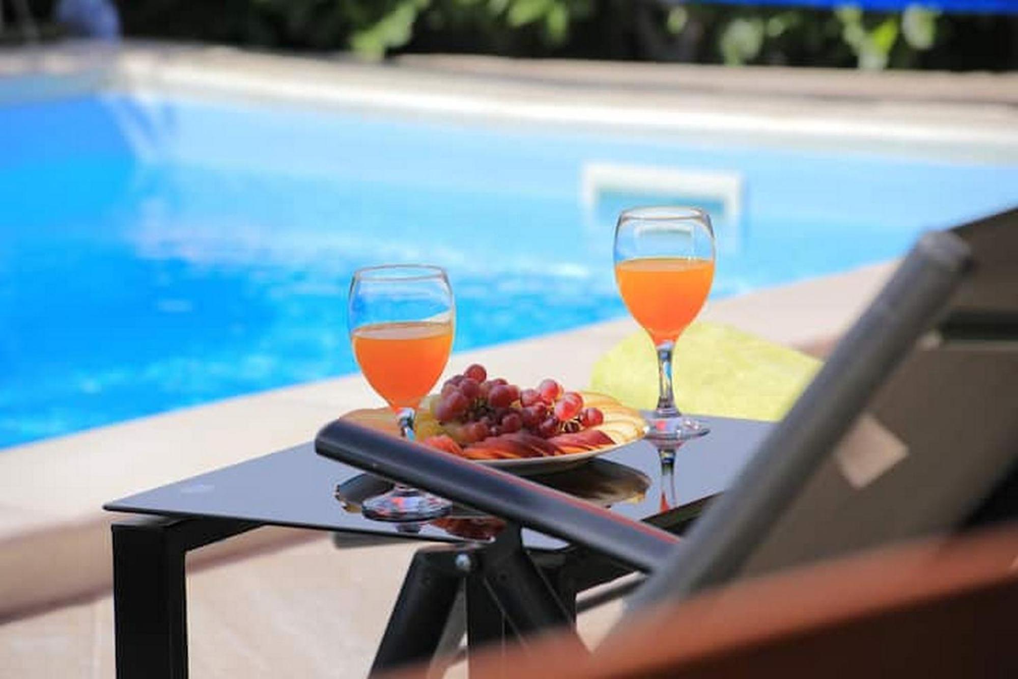 Holiday Home Mons Aureus Gornje Sitno Exterior foto